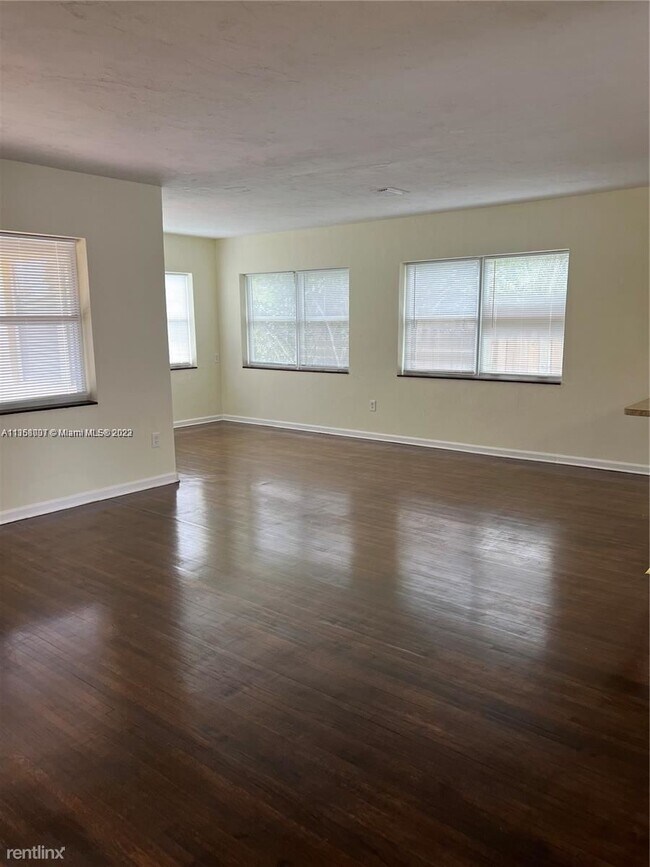Building Photo - 3 br, 3 bath House - 1683 NE 171st St # 0