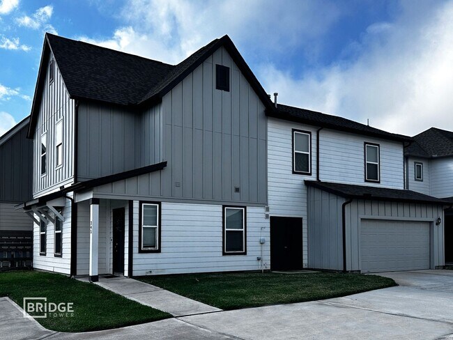 Building Photo - ADDISON PLAN