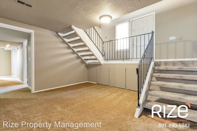 Building Photo - 5 br, 3 bath House - 556 N New Star Dr