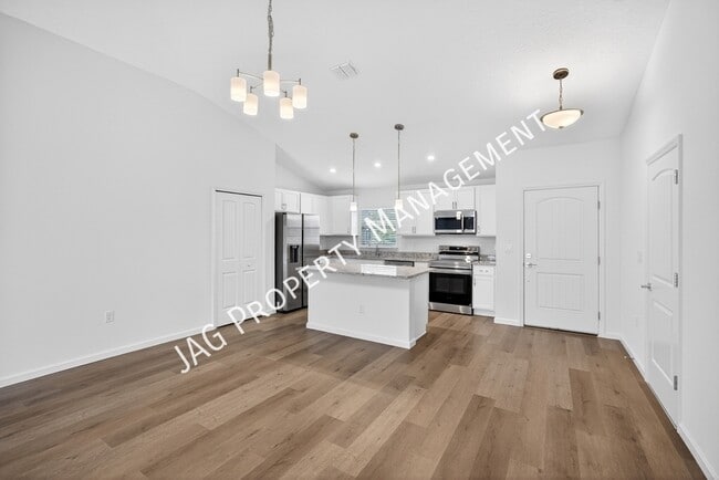 Foto del edificio - 251 Vin Rose Cir SE