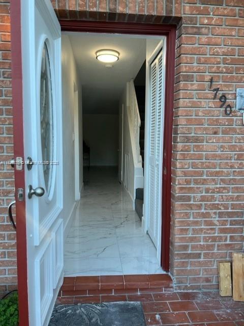Foto del edificio - 1790 W 75th St