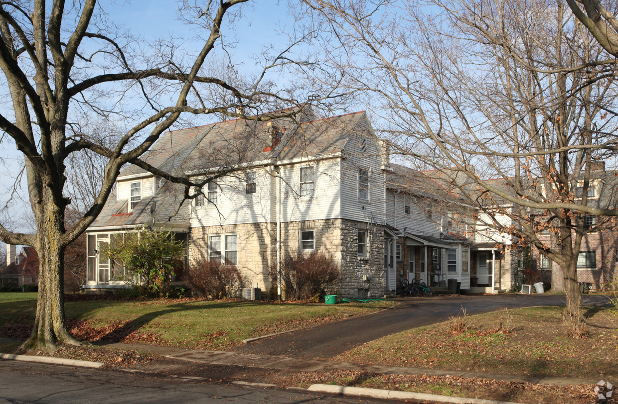 Building Photo - 2202 Arlington Ave