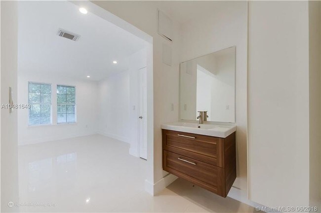 Foto del edificio - 420 NE 23rd St