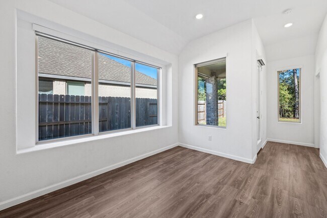 Foto del edificio - 4327 Camden Spgs Trl