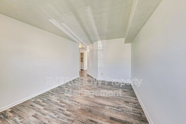 Building Photo - 2939 Percheron Ln