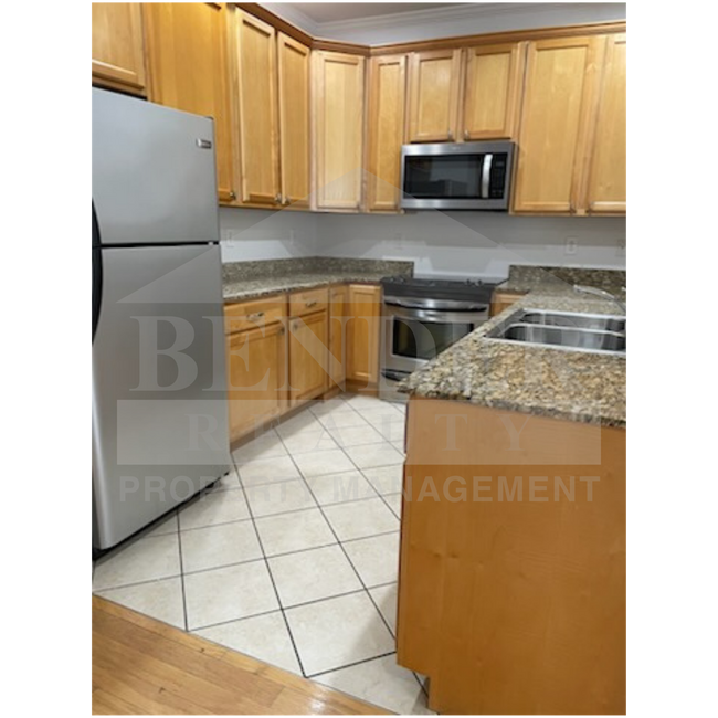 Building Photo - Emmyllie Ct- 130/132