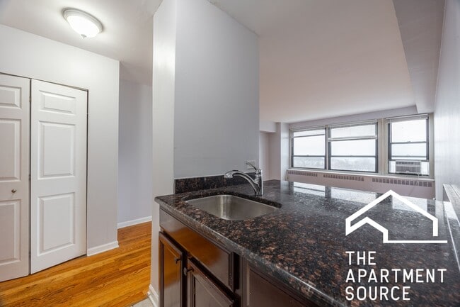 Building Photo - 4180 N Marine Dr