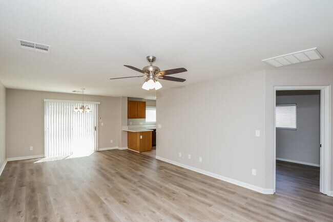 Foto del edificio - 9522 Green Spruce St