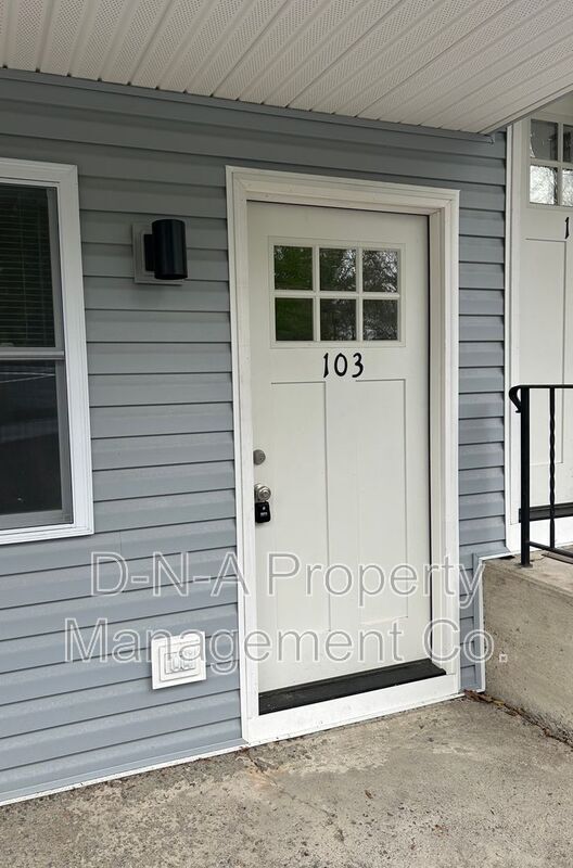 Building Photo - 1334 Dreher Ave