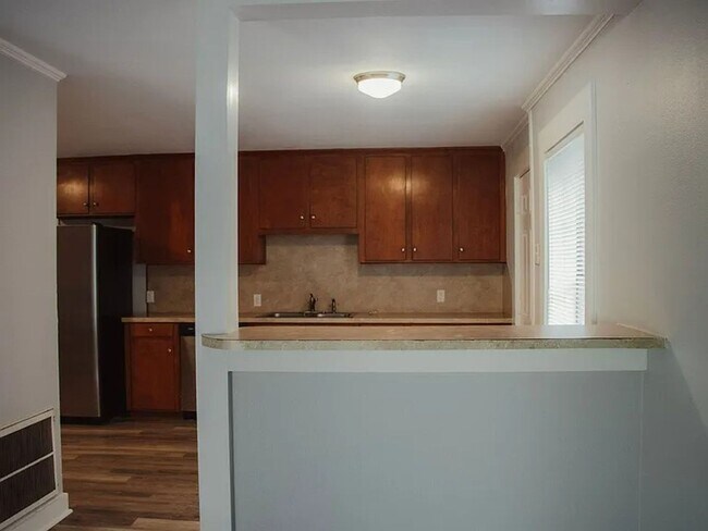 Foto del edificio - This spacious property offers a comfortabl...