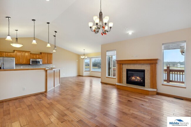 Foto del edificio - 4 bedroom 3 bath home