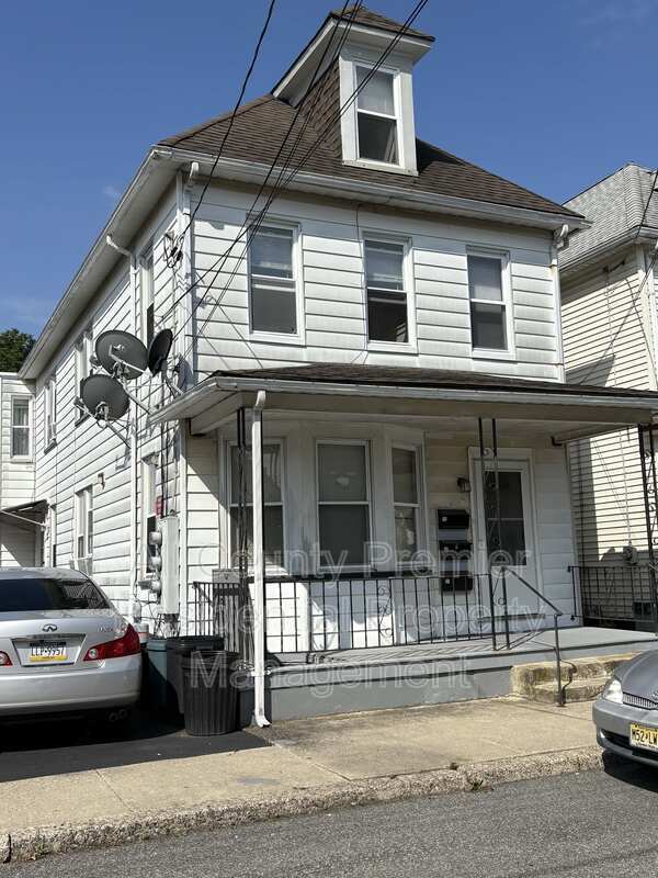 Building Photo - 4 Henshaw Ct