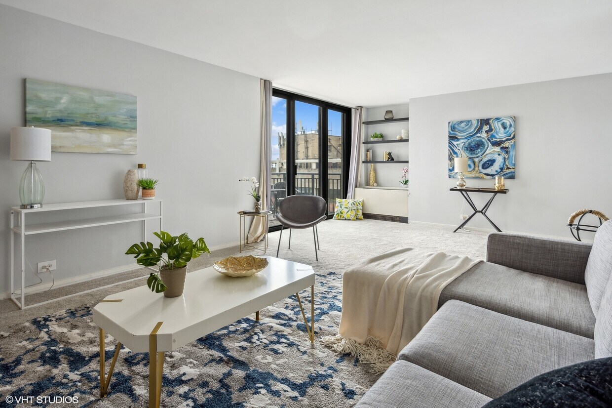 Foto principal - 3430 N Lake Shore Dr