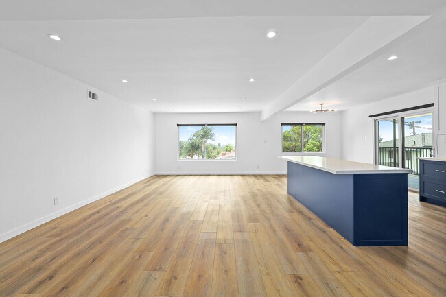 Building Photo - 1705 W Beverly Blvd