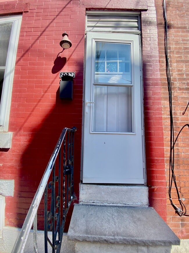 Photo - 2027 S Watts St. House