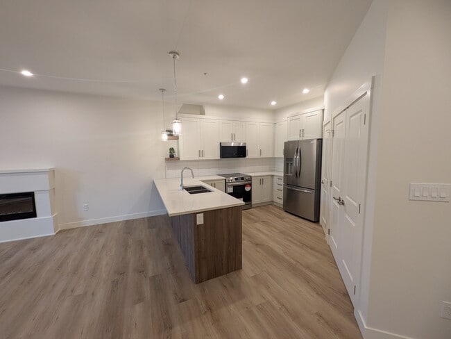 Building Photo - 8497 Young Road220