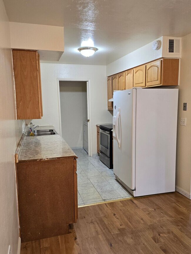 Building Photo - Two story Condo available in El Sobrante, CA