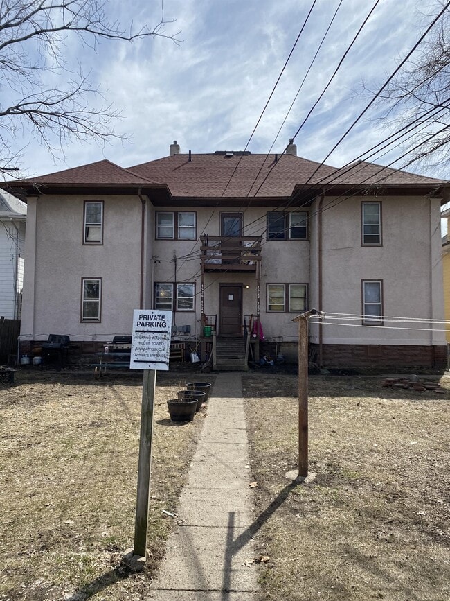 Building Photo - 1522 Washington Ave SE
