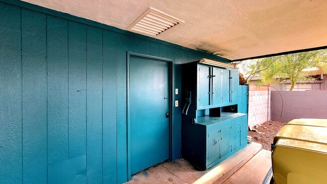 Foto del edificio - 7400 N Meredith Blvd