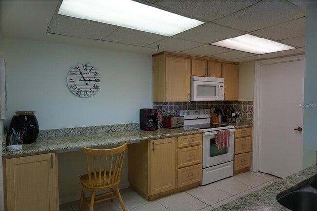 Foto del edificio - 6322 Palma Del Mar Blvd S