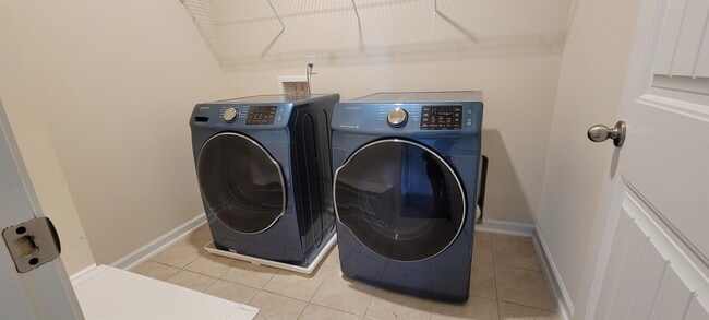 Foto del edificio - 1072 Caprisia Lp