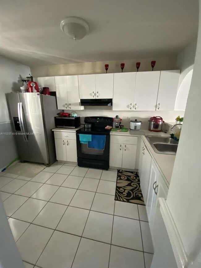 Foto del edificio - 8360 NW 103rd St