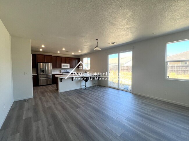 Foto del edificio - Spacious 5bd/3ba Stockton Home!