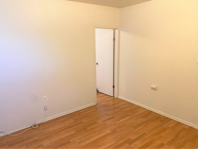 Building Photo - Standalone One Bed Downtown Phoenix Unit!
