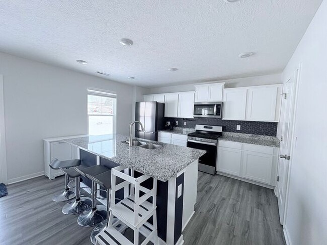 Foto del edificio - Charming 4 beds 2.5 baths in Powell!