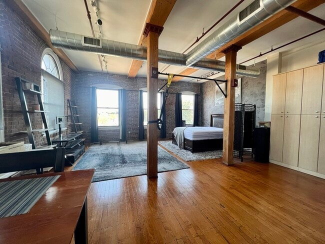 Building Photo - 229 Brighton Ave