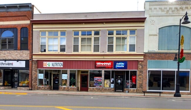 Building Photo - 715 5th Ave