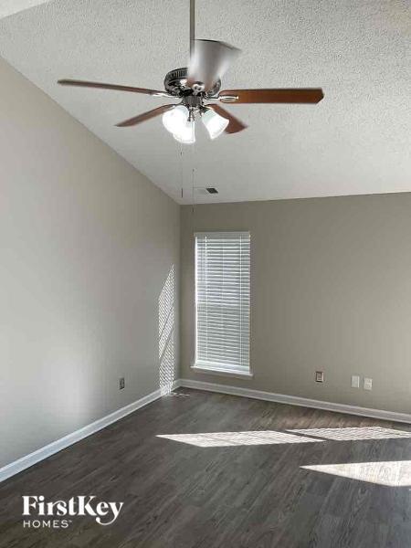 Building Photo - 9006 Whitetail Ct