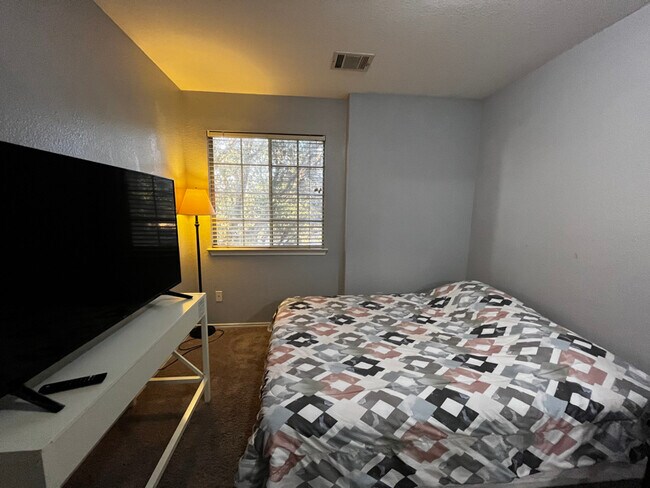 Foto del edificio - 1005 Betty Baker Cove