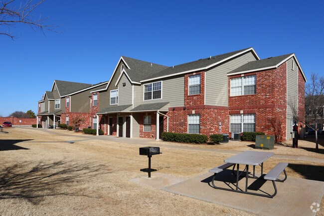 The Summit Apartments - Edmond, OK | Apartments.com