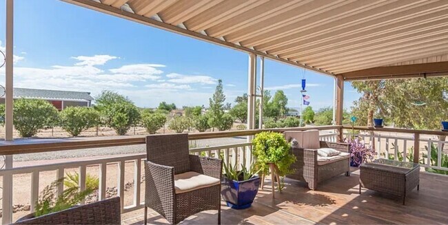 Foto del edificio - 8195 S Vandemoer Ln