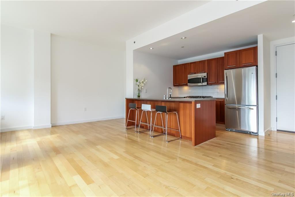 Building Photo - 3585 Greystone Ave