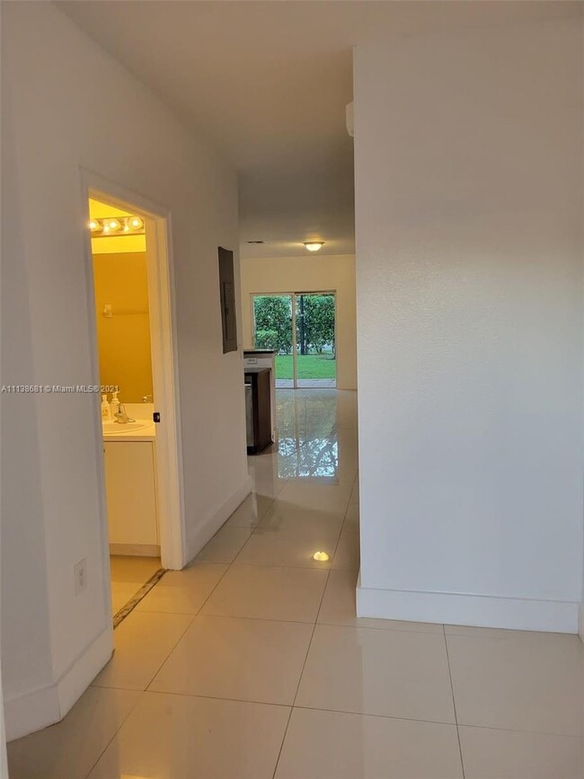 Foto del edificio - 8500 SW 150th Ave