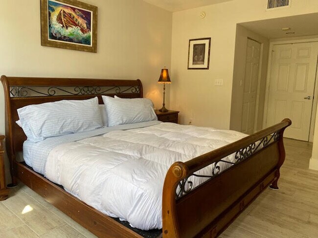 Foto del edificio - 3140 S Ocean Dr