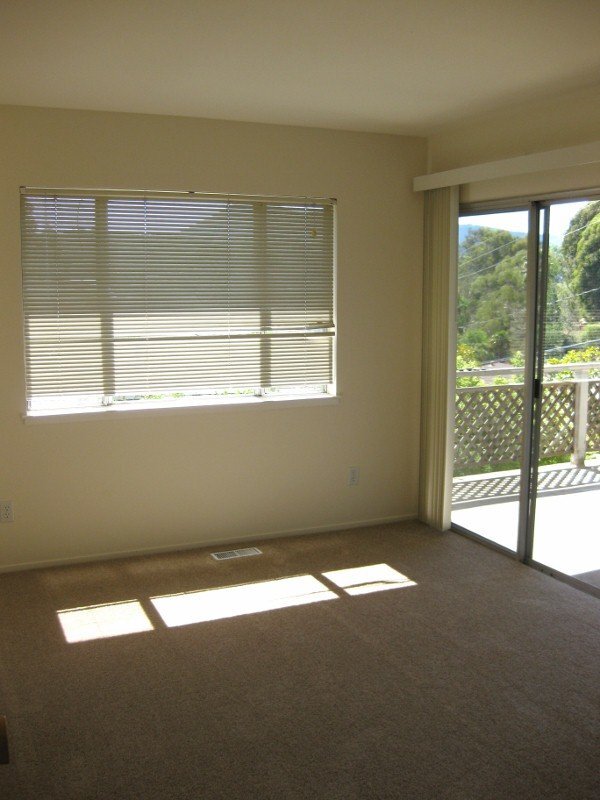 Building Photo - Charming 2 bedroom and 2 bathroom unit!
