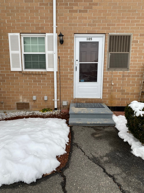 Primary Photo - 105 Elmwood Dr