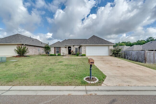 Foto del edificio - Beautiful New 3 Bed 2 Bath Home in Greenfield Station!