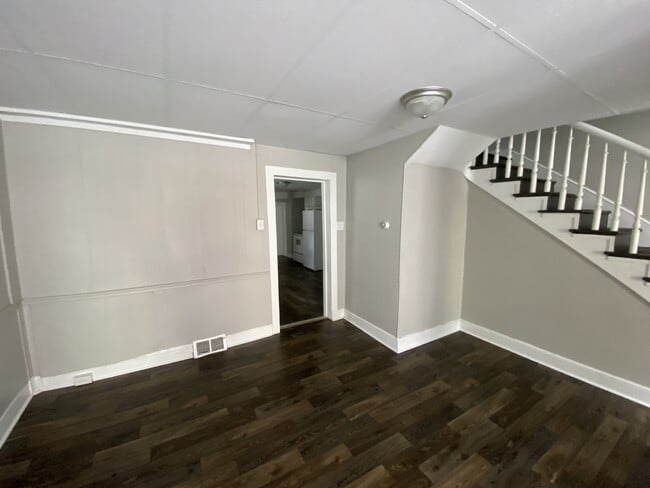 Building Photo - 338 S Duke St