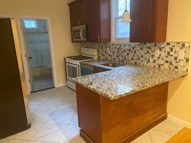 Foto del edificio - 357 S 8th St