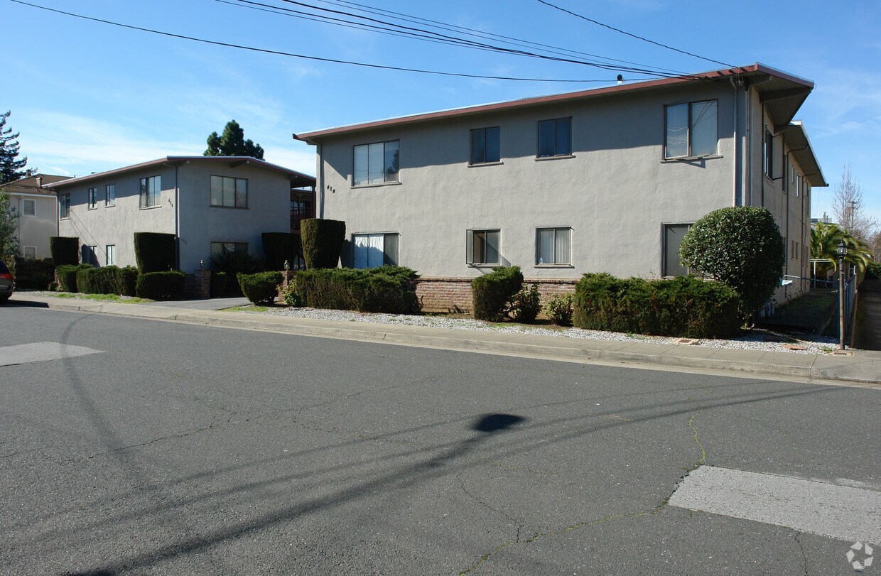 Foto del edificio - 484-486 James Rd