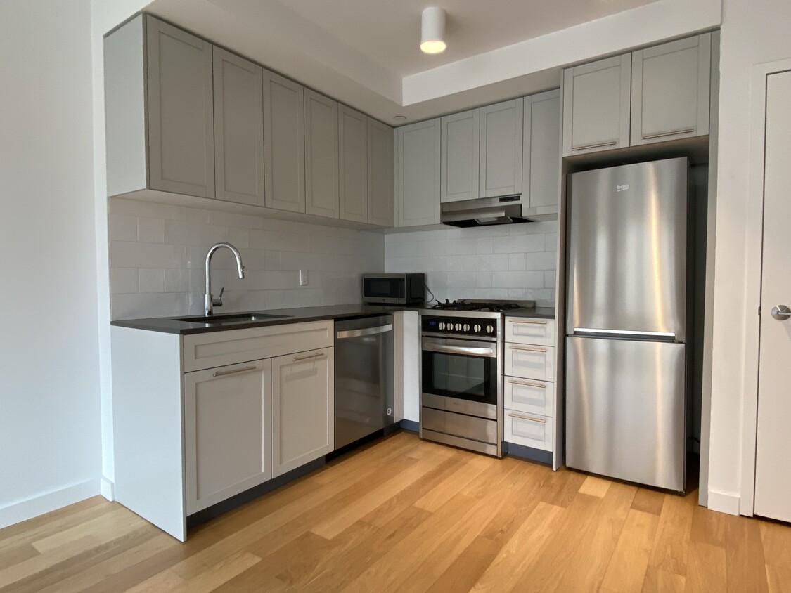 150 Union Ave Unit 3B, Brooklyn, NY 11206 - Room for Rent in Brooklyn ...