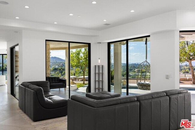 Foto del edificio - 3911 Cody Rd