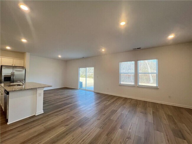 Foto del edificio - 273 Blue Dragon Dr