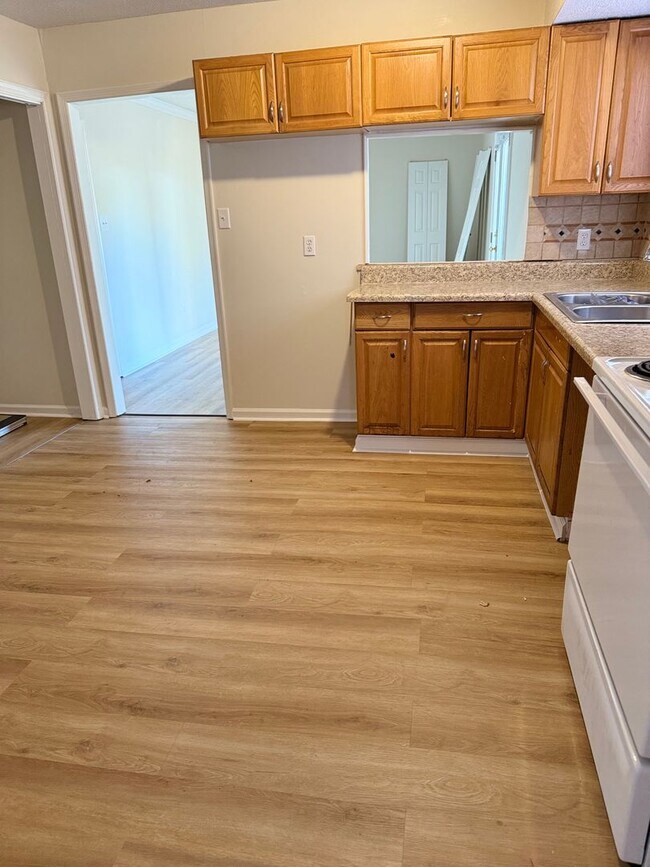 Foto del edificio - 4 Bedroom, 3 Bath Home – Fully Updated & Move-In Ready! ($1,825/mo)