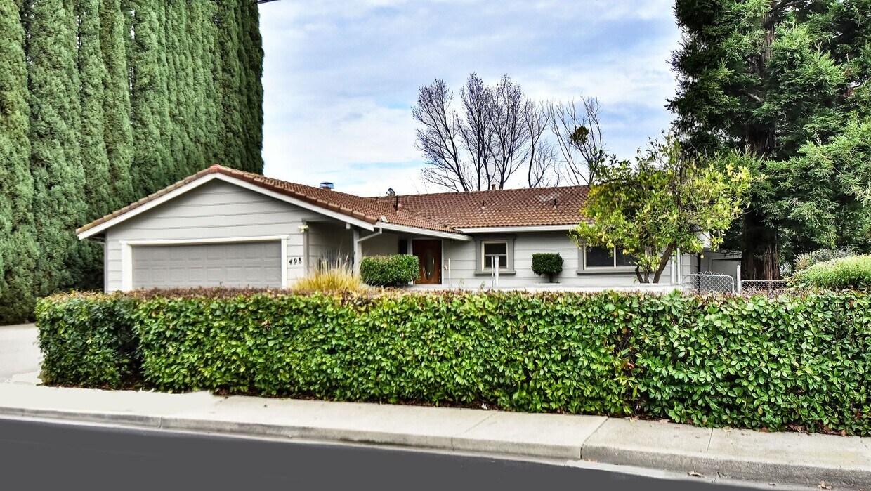 Primary Photo - 498 Nut Tree Ct