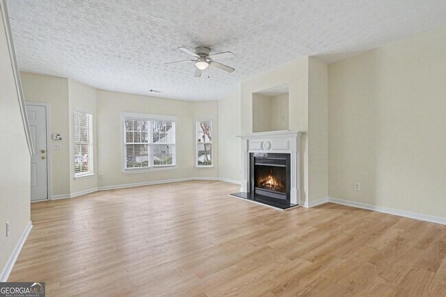 Foto del edificio - 2545 Walden Lake Dr